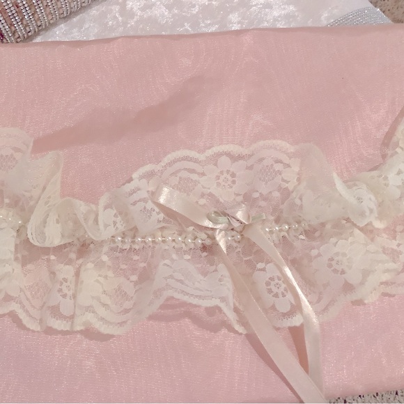 Beautiful vintage New without tags lingerie holder